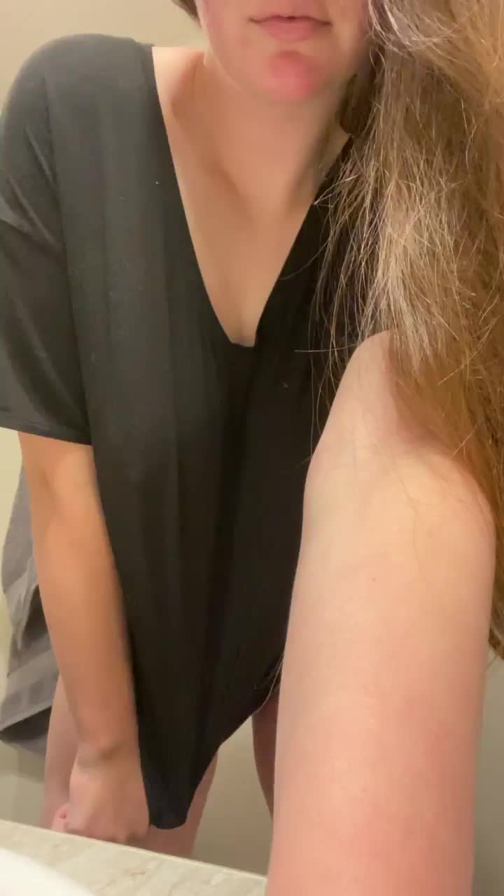 Just A Good Old Fashioned Boob Drop. 🤍 Video on Porn imgur