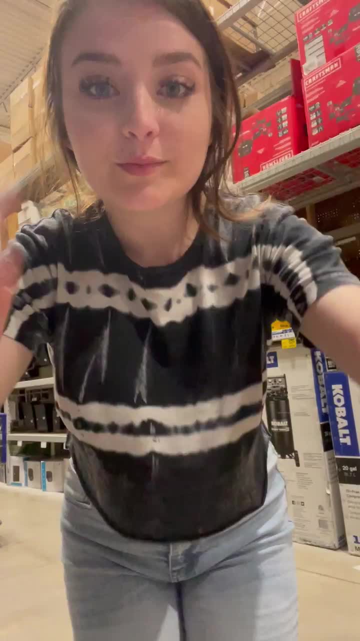 Flashing In Public Is Definitely One Of My Favorite Things To Do 🤩😛 Video On Porn Imgur 