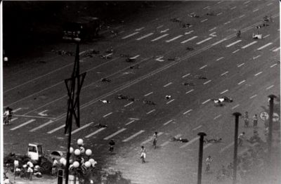 Here Is The Lesser Known Picture After The Tank Incident In 1989 Tiananmen Square Massacre That China Doesn’t Want You To See