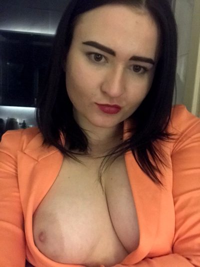 How Do You Feel About Having Your Cock Between My Tits? I’m Ready For It. More In Link Below😇😇😇