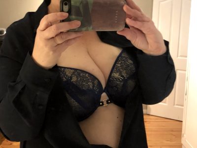 My Friends Mom. Upvote For Nudes