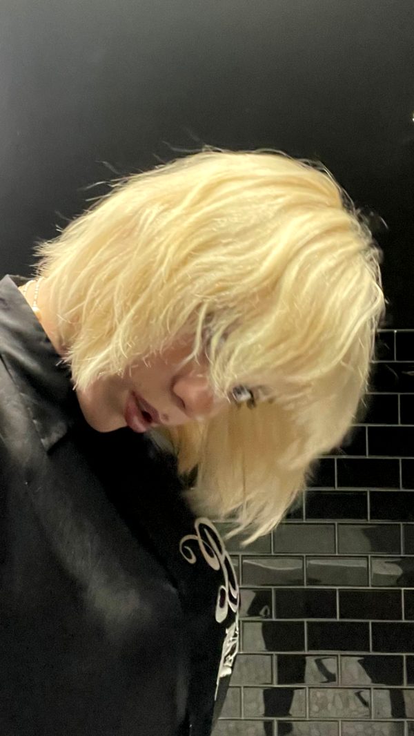 billie-with-her-new-haircut_001