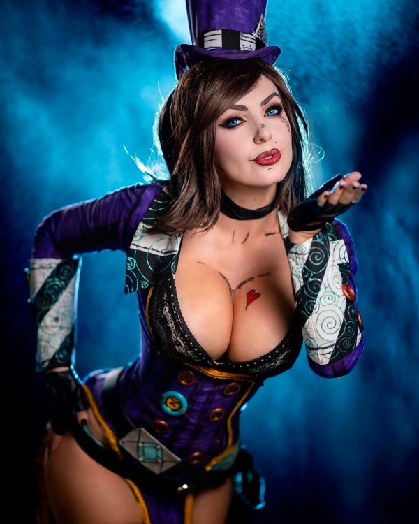 cant-wait-to-ese-her-boredrlands-3-mad-moxxi-cosplay_001