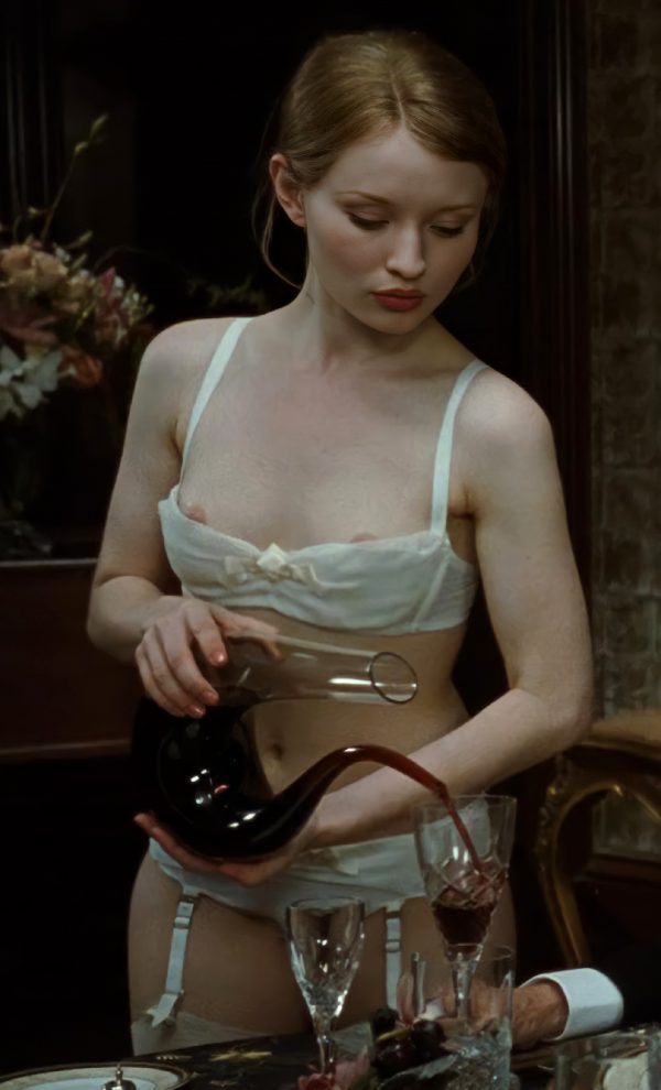emily-browning-in-sleeping-beauty_001