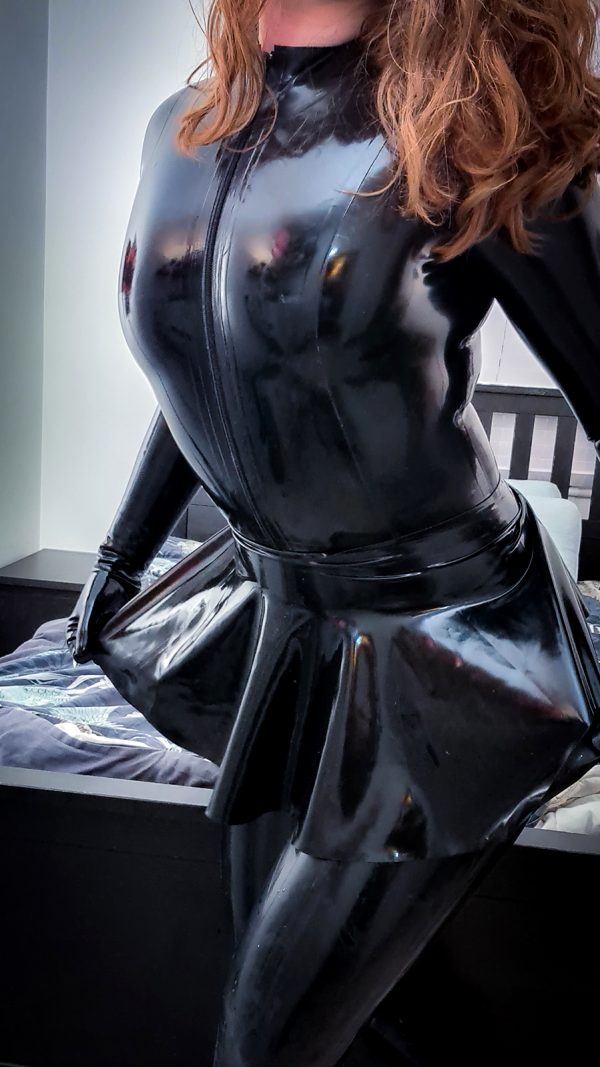 i-love-showing-off-all-my-latex-for-you-all_001