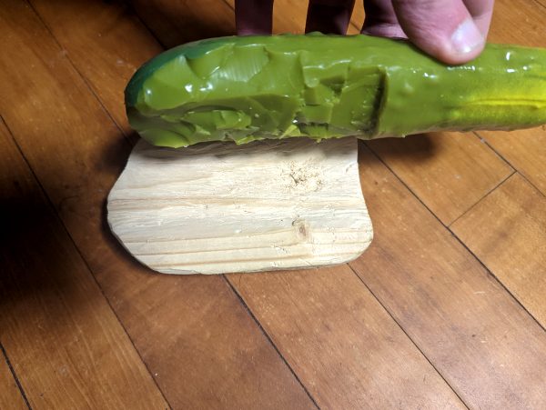 upcycling-a-pickle-dildo-into-an-epoxy-resin-turtle-lamp_005
